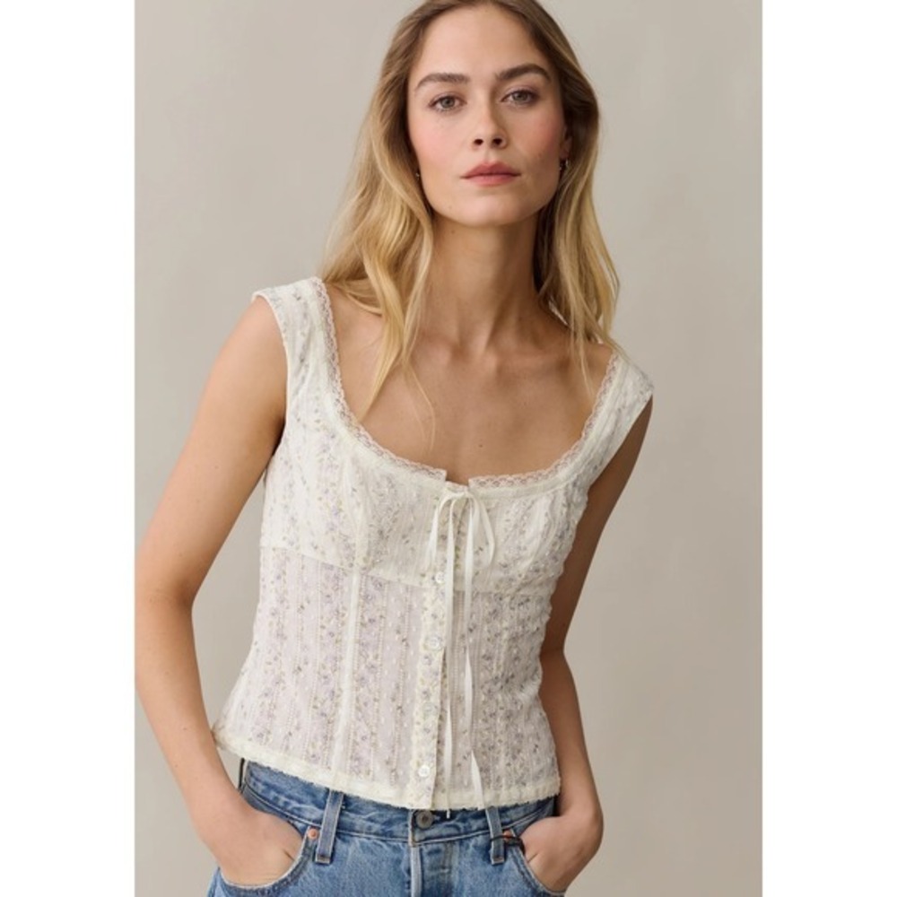 NWT Kourt Gracie Floral Cotton Lace Trim Top in Wispy Blue - Size 10